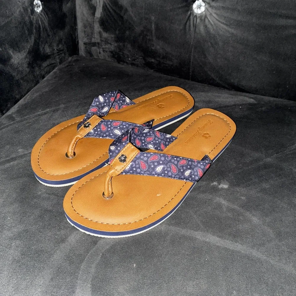 Tommy Bahama Womens Flip Flops Navy Blue Paisley Thong Sandals Size 7 Flat Beach